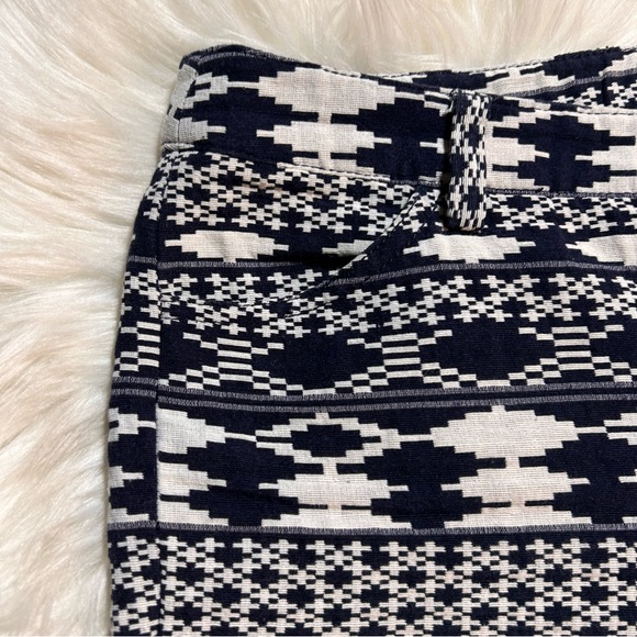 #0236 Laundry By Shelli Segal Navy & White Aztec Woven shorts Geometric Design-6 - Picture 3 of 6
